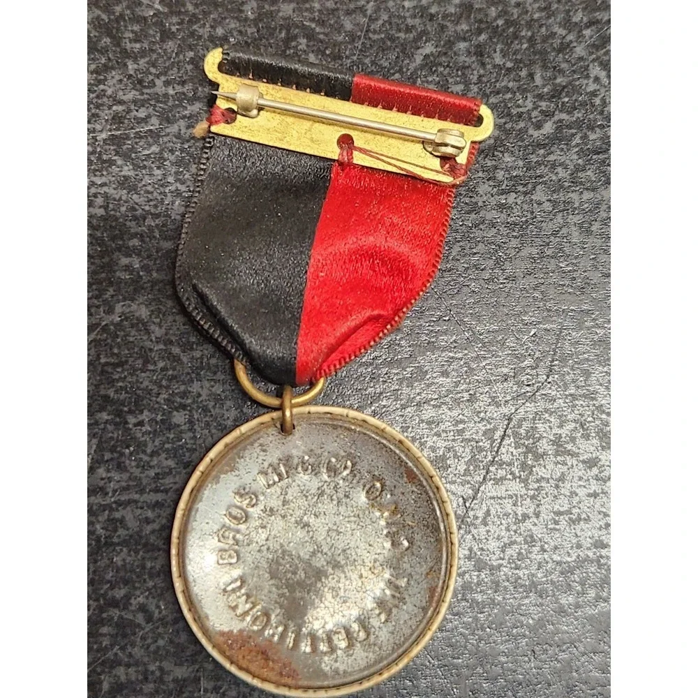 Vintage Bonner‎ Mfg Co Fraternal Pin Medal Ribbon Snake Triangle